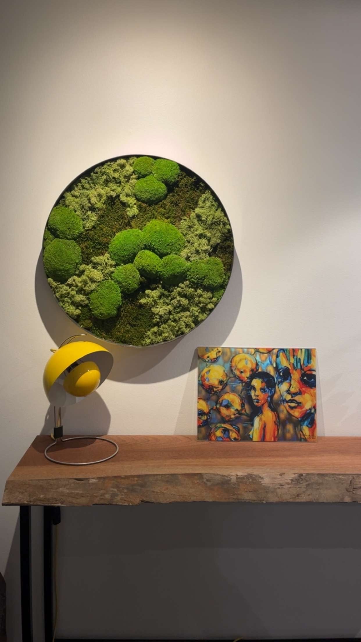 Moskunst med Mos Puder - Rund Vægdekoration - Mosly.dk